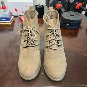 Nautica Wedge Booties || Women’s 10 || Tan